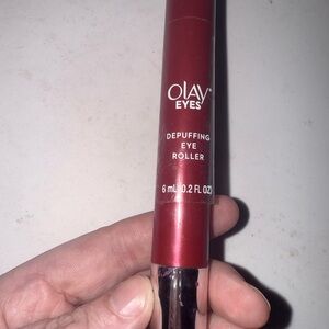OLAY Red Eye Roller for Puffiness